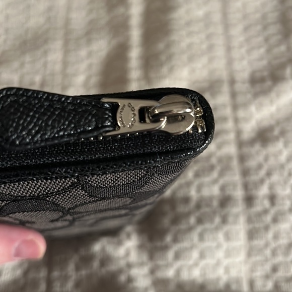 Coach zipper wallet - Picture 5 of 12